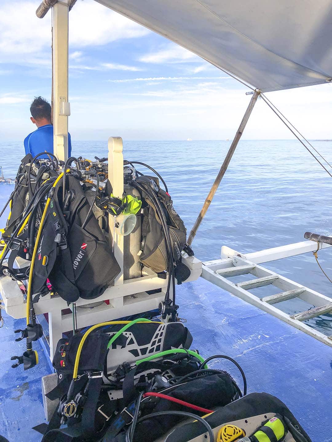 Boat Diving with Pentagon Dive Shop in Apo Reef