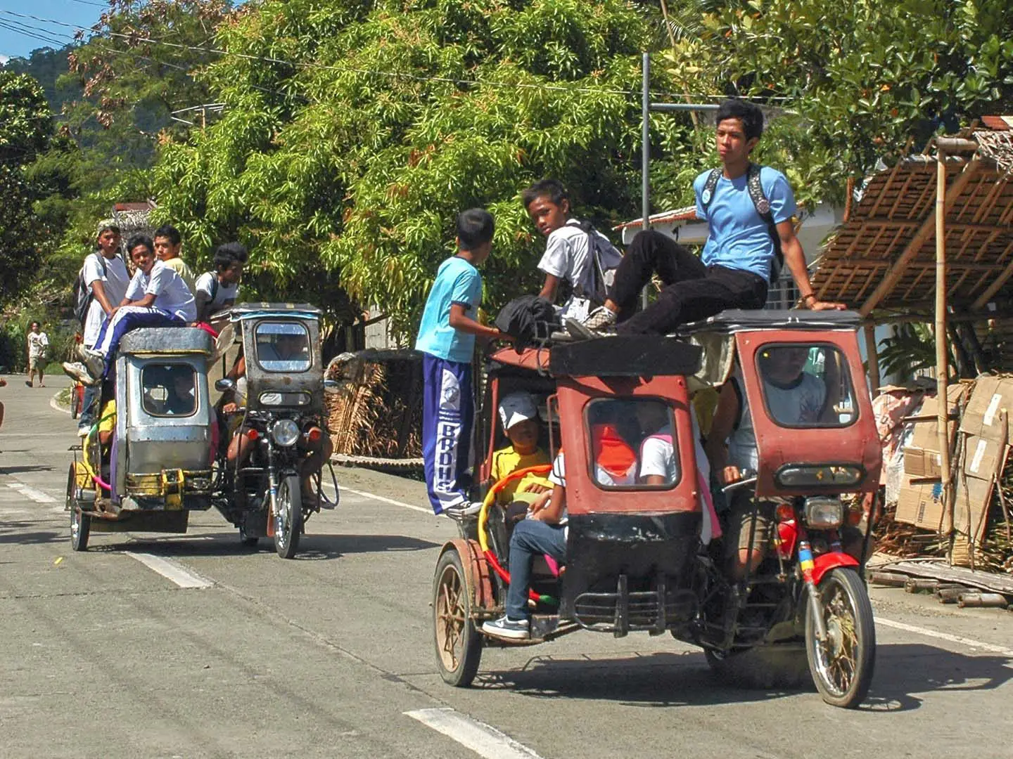 Sustainable Travel Tip: Ride tricycles or public transportation while traveling in the Philippines