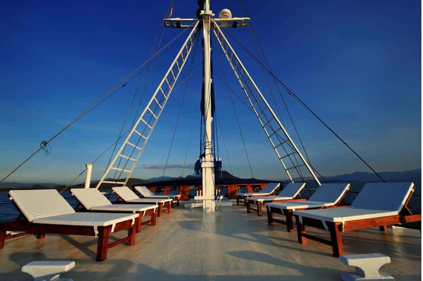 Spend your surface intervals on beautiful deck of Philippine Siren as you make your way to Apo Island and the rest of the Visayas