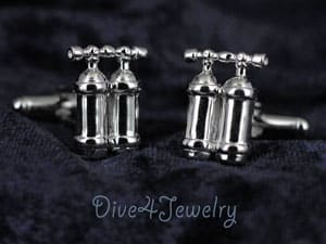 Scuba tank cufflink from Dive4Jewelry