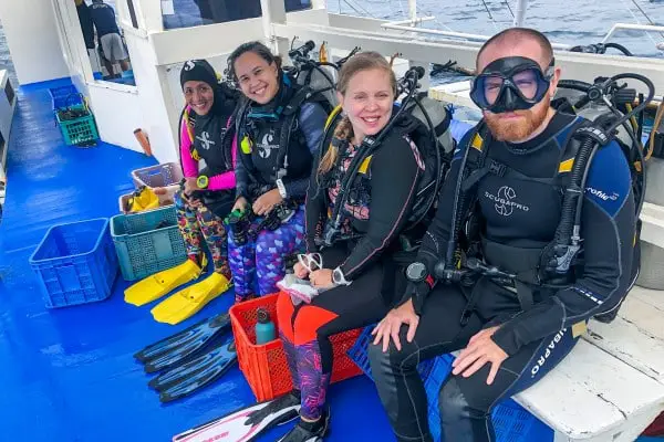 Scuba diving group of 4 lead by 1 DM