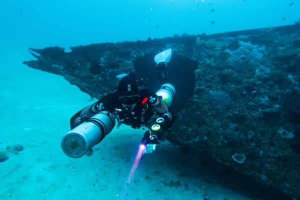 Wreck diving in Puerto Galera