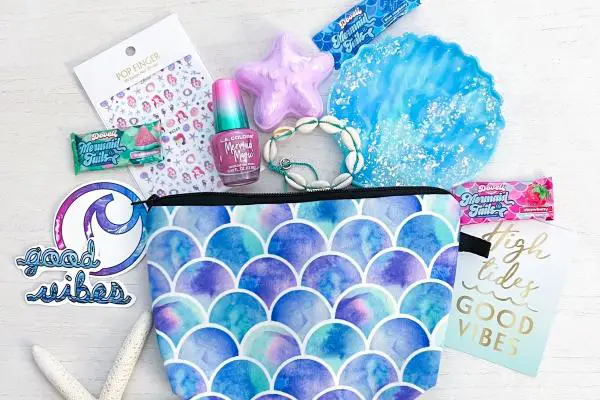 Mini mermaid mail gift box