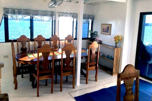 M/Y Azalea Tubbataha liveaboard common area