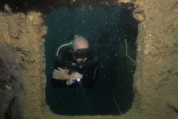 exploring Akitsushima coron wreck