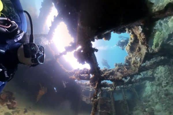 inside lusong gunboat